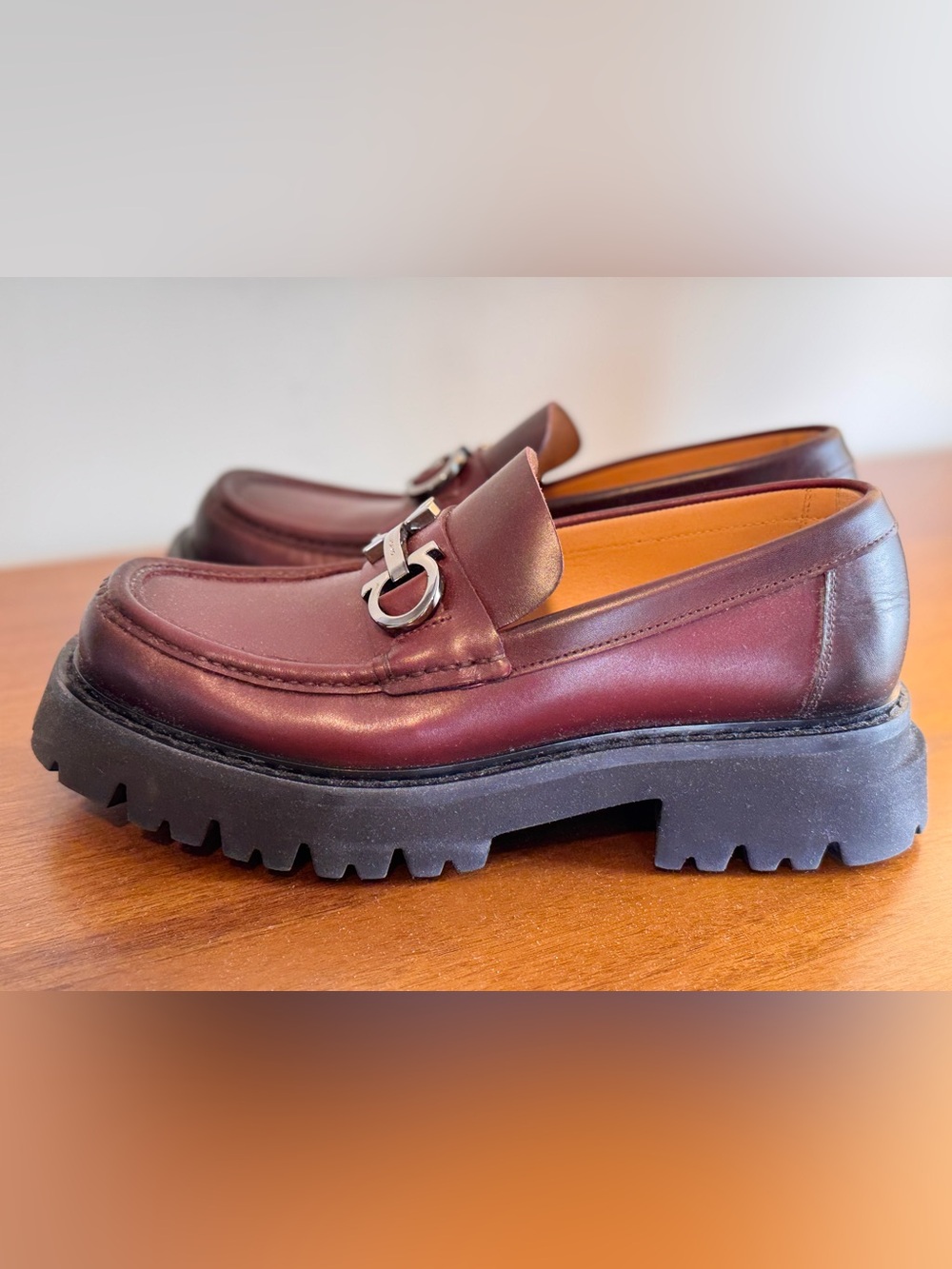 NIB Ferragamo Gancini Lug Sole Burgundy Leather Loafers Size 8.5 C - Picture 6 of 14